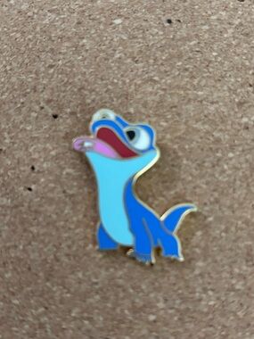 Disney Frozen Bruni Lizard Trading Pin